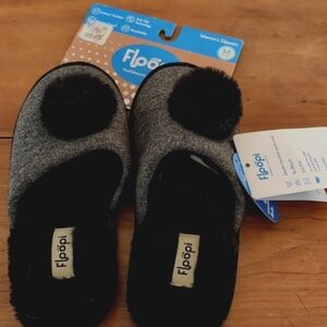 Floopi Slippers. Slip on.Med or 7-8
